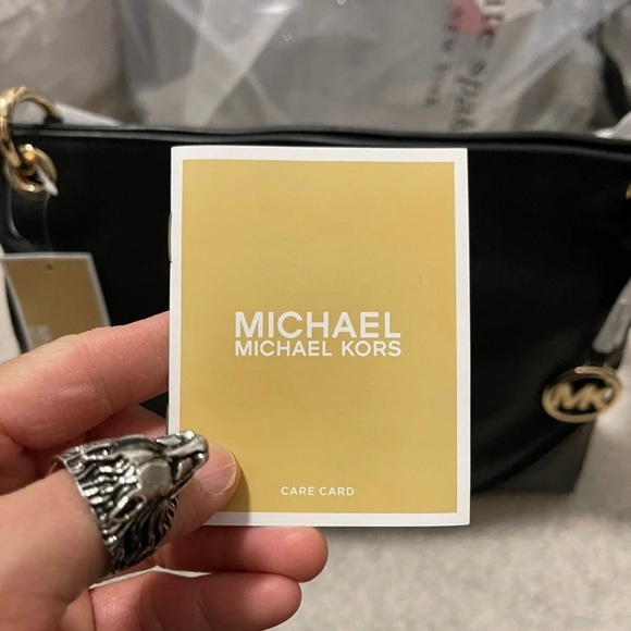 NWT Michael Kors Nicole Medium Pebbled Leather Shoulder Bag In Black Color - Picture 11 of 12